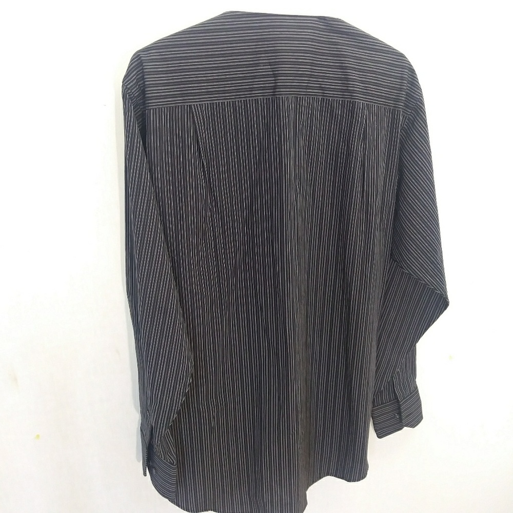 Donald Trump Pin Striped Shirt - Picture 2 of 3
